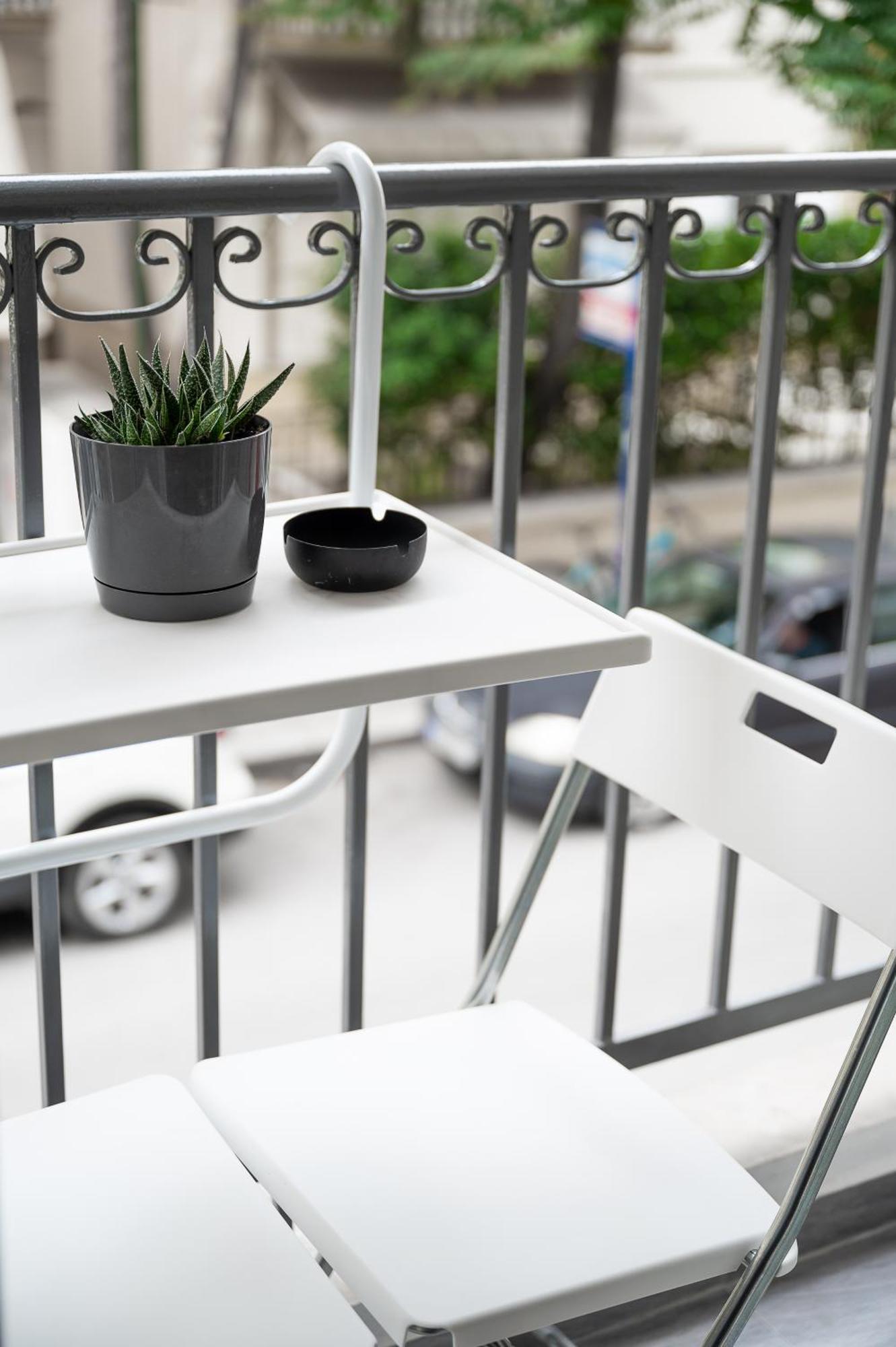 ευ. Apartment *